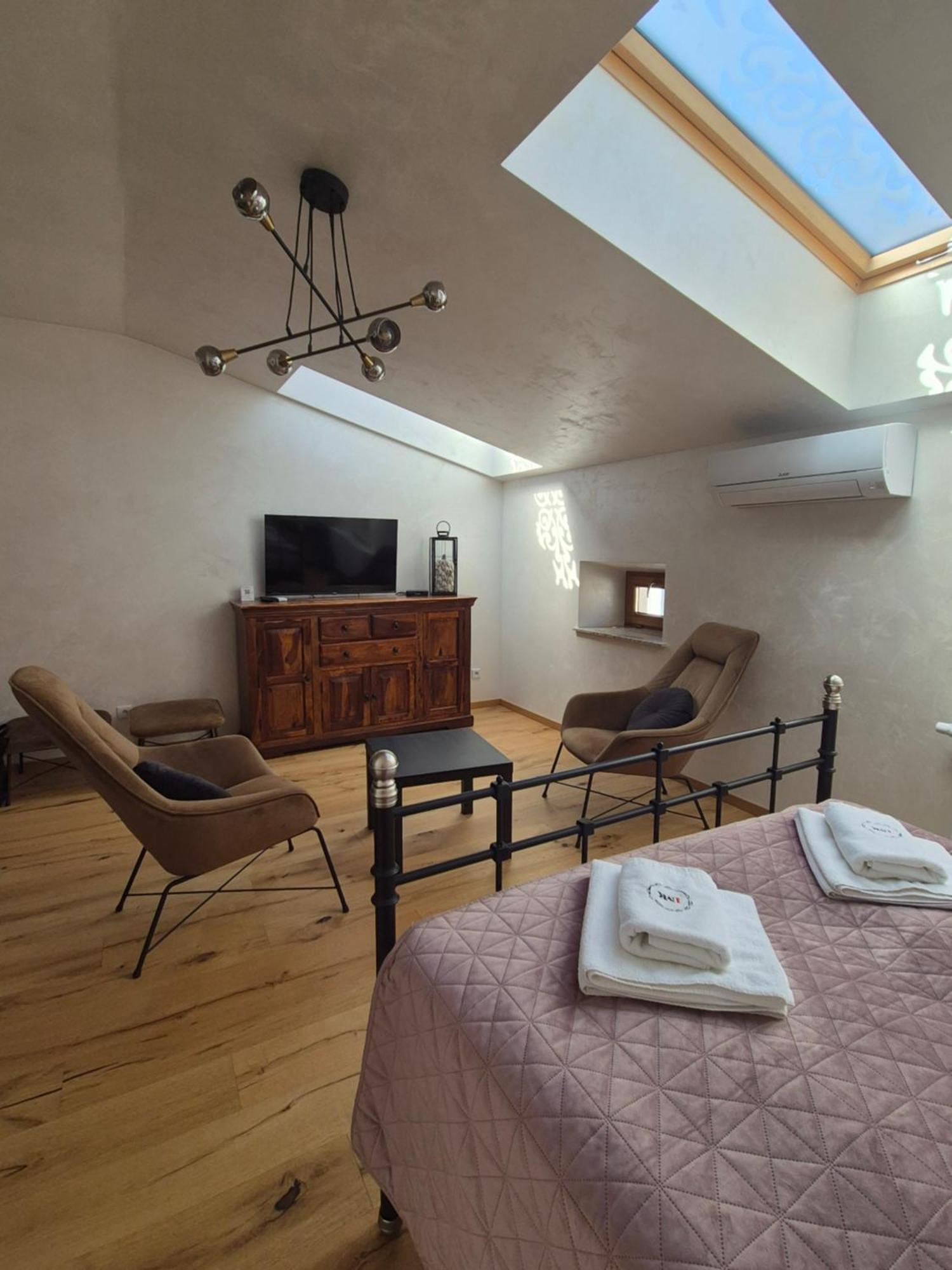 Aparthotel Miodowa 25 คราคูฟ ภายนอก รูปภาพ