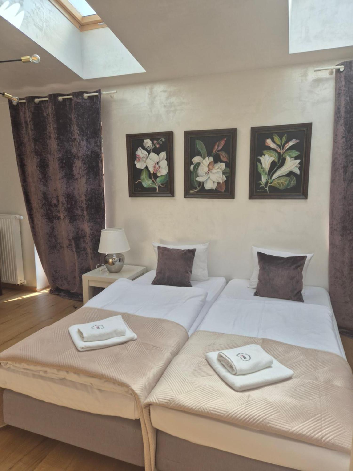 Aparthotel Miodowa 25 คราคูฟ ภายนอก รูปภาพ